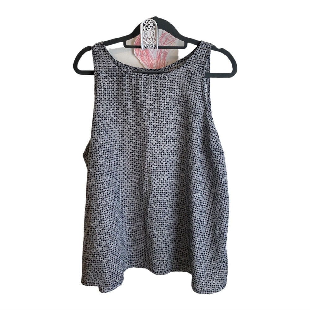 Black and White Layering Tank. XL Good Condition